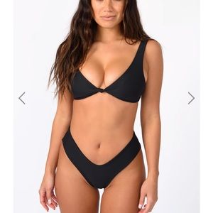 🖤SOLD 🖤Skatie Penny Top in black